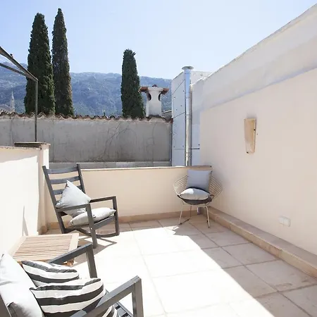 Romaguera Homestay *